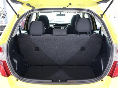 2014 Toyota Vitz - Thumbnail