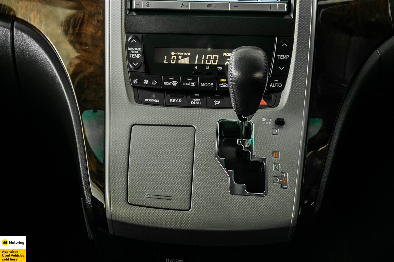 2012 Toyota Vellfire