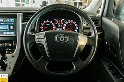 2012 Toyota Vellfire - Thumbnail