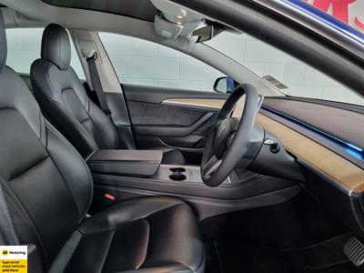 2021 Tesla Model 3 - Thumbnail