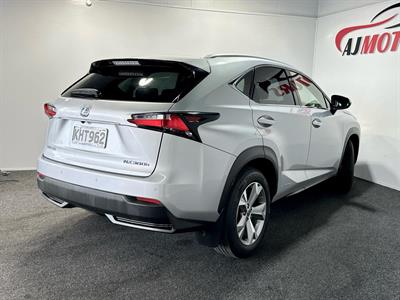 2017 Lexus NX300H - Thumbnail