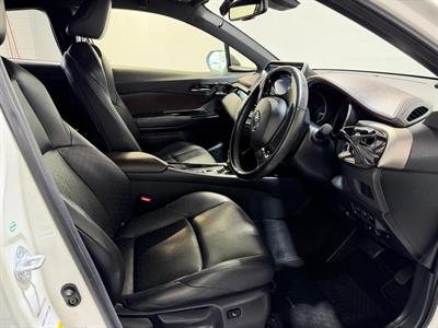 2017 Toyota C-HR - Thumbnail