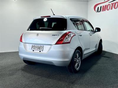 2015 Suzuki Swift - Thumbnail