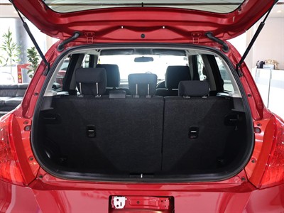 2014 Suzuki Swift - Thumbnail