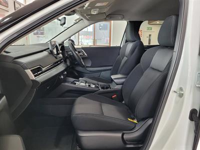 2024 Mitsubishi Outlander - Thumbnail