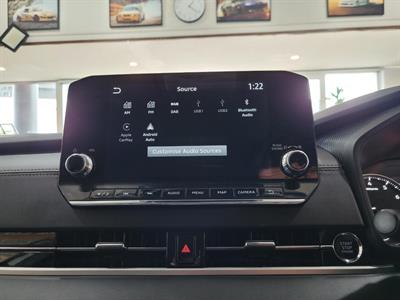 2024 Mitsubishi Outlander - Thumbnail