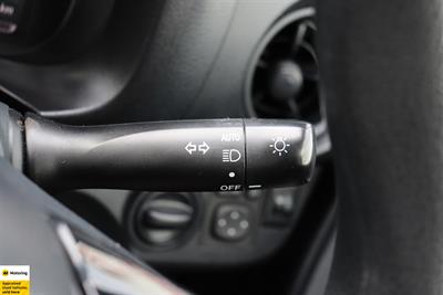 2017 Toyota Vitz - Thumbnail