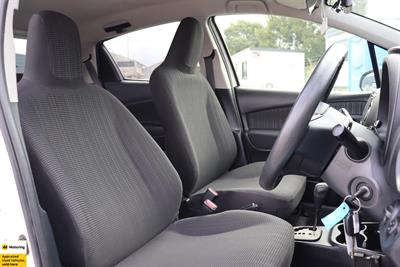 2017 Toyota Vitz - Thumbnail