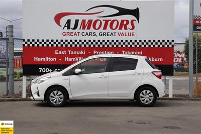 2017 Toyota Vitz - Thumbnail