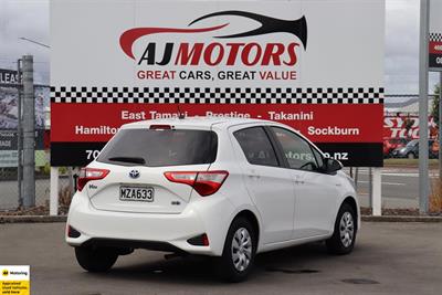 2017 Toyota Vitz - Thumbnail