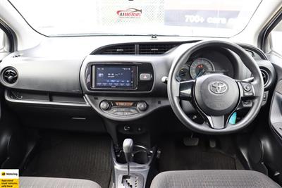 2017 Toyota Vitz - Thumbnail