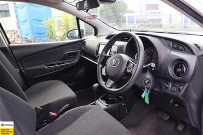 2017 Toyota Vitz - Thumbnail