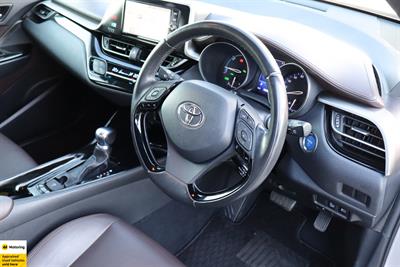 2017 Toyota C-HR - Thumbnail