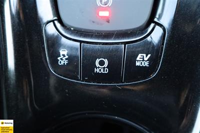 2017 Toyota C-HR - Thumbnail