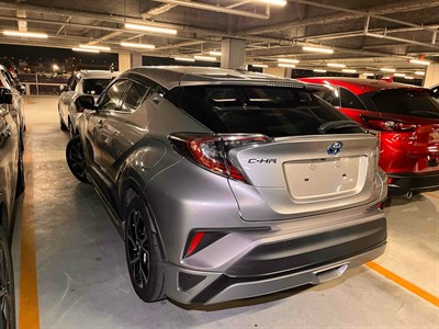 2017 Toyota C-HR - Thumbnail
