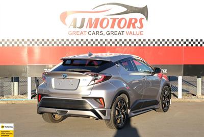2017 Toyota C-HR - Thumbnail