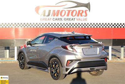 2017 Toyota C-HR - Thumbnail