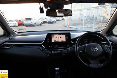 2017 Toyota C-HR - Thumbnail