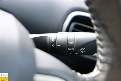 2016 Toyota Prius - Thumbnail