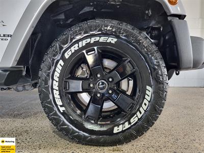 2016 Jeep Wrangler - Thumbnail