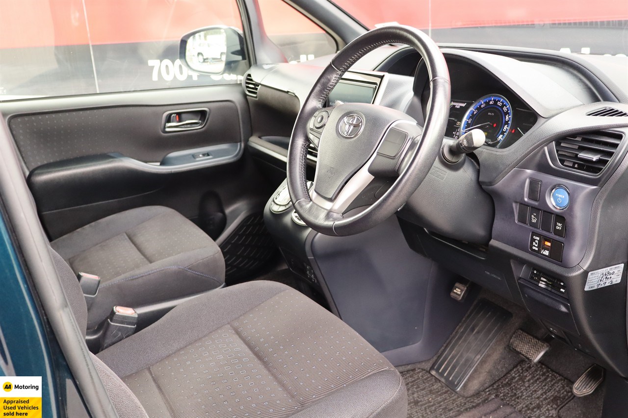 2014 Toyota Voxy