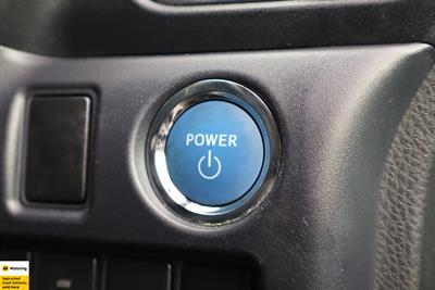 2014 Toyota Voxy - Thumbnail