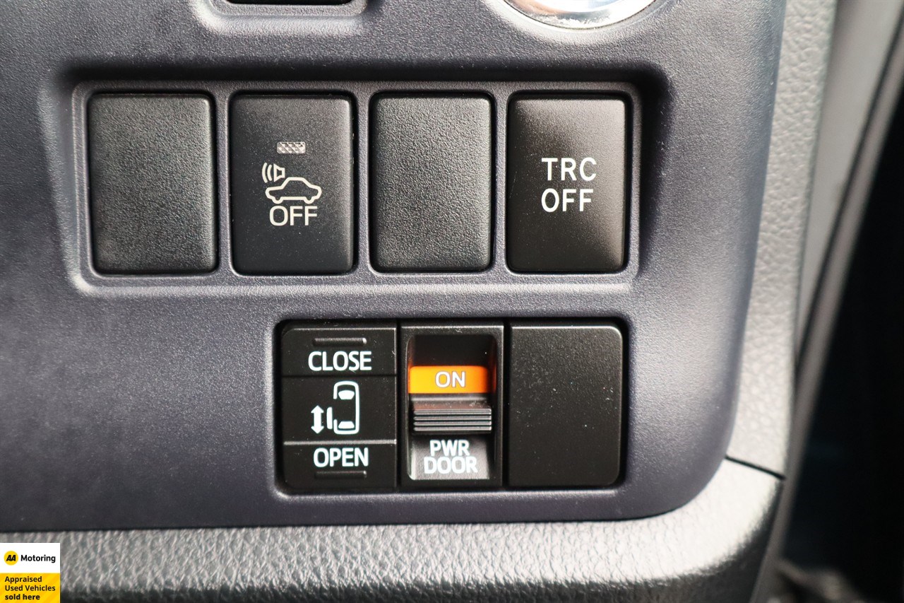 2014 Toyota Voxy
