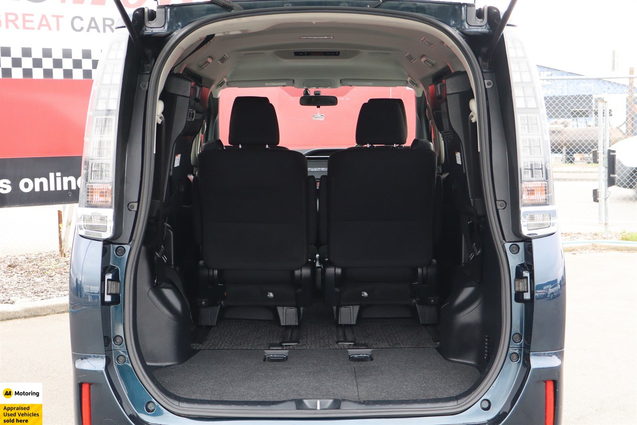 2014 Toyota Voxy
