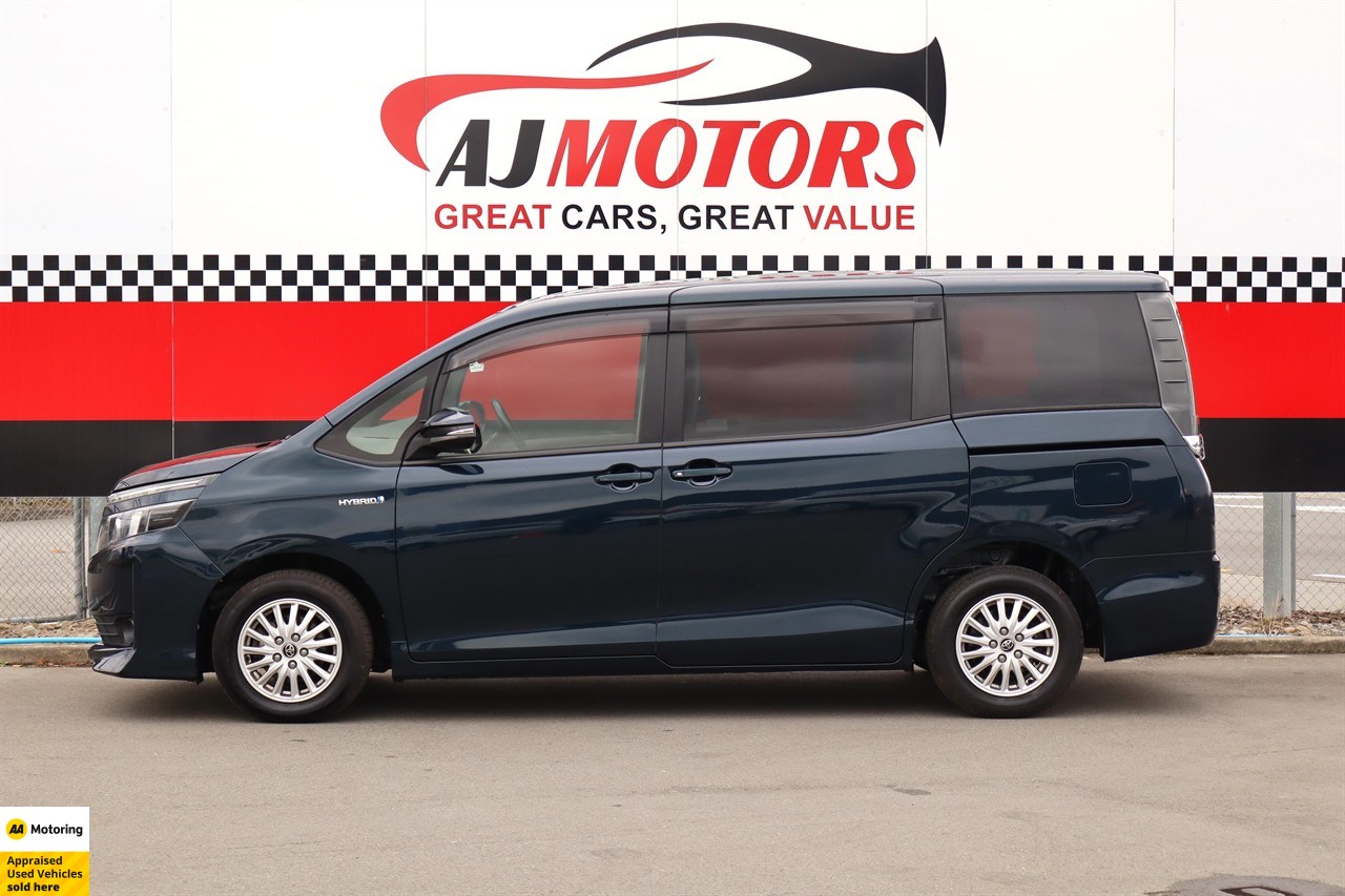 2014 Toyota Voxy