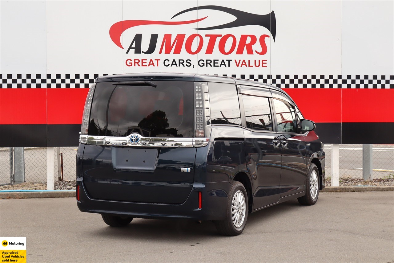 2014 Toyota Voxy