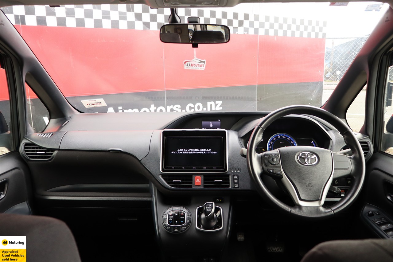 2014 Toyota Voxy