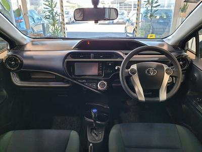 2015 Toyota Aqua - Thumbnail