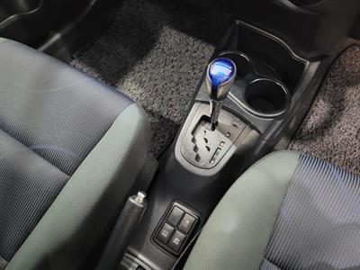 2015 Toyota Aqua - Thumbnail
