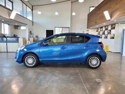 2015 Toyota Aqua - Thumbnail