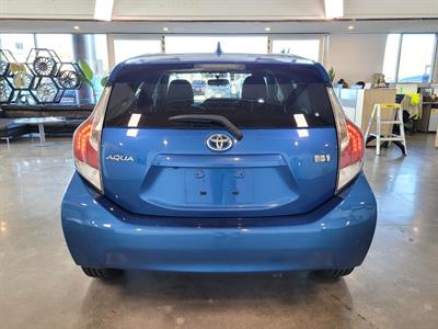 2015 Toyota Aqua - Thumbnail