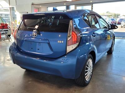 2015 Toyota Aqua - Thumbnail
