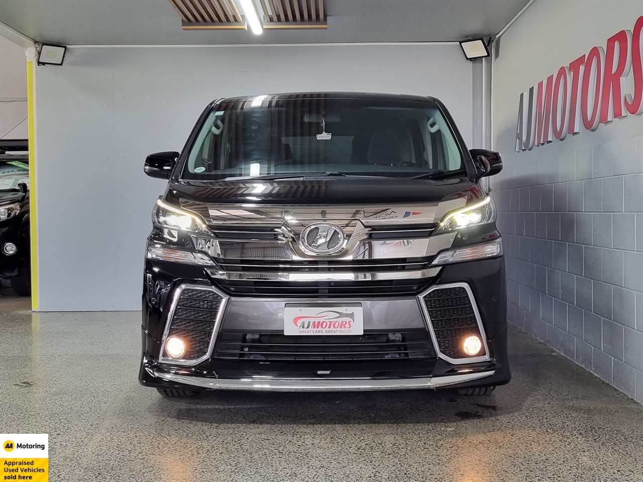 2015 Toyota Vellfire
