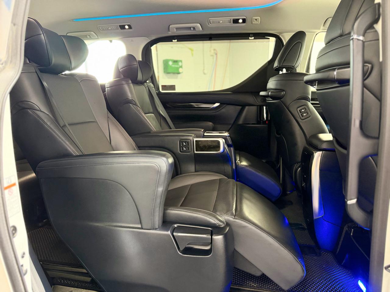 2015 Toyota Vellfire