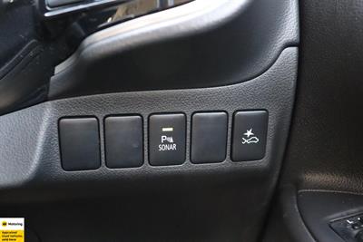 2022 Mitsubishi Outlander - Thumbnail
