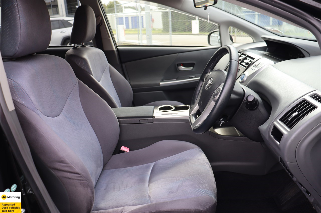 2012 Toyota Prius Alpha