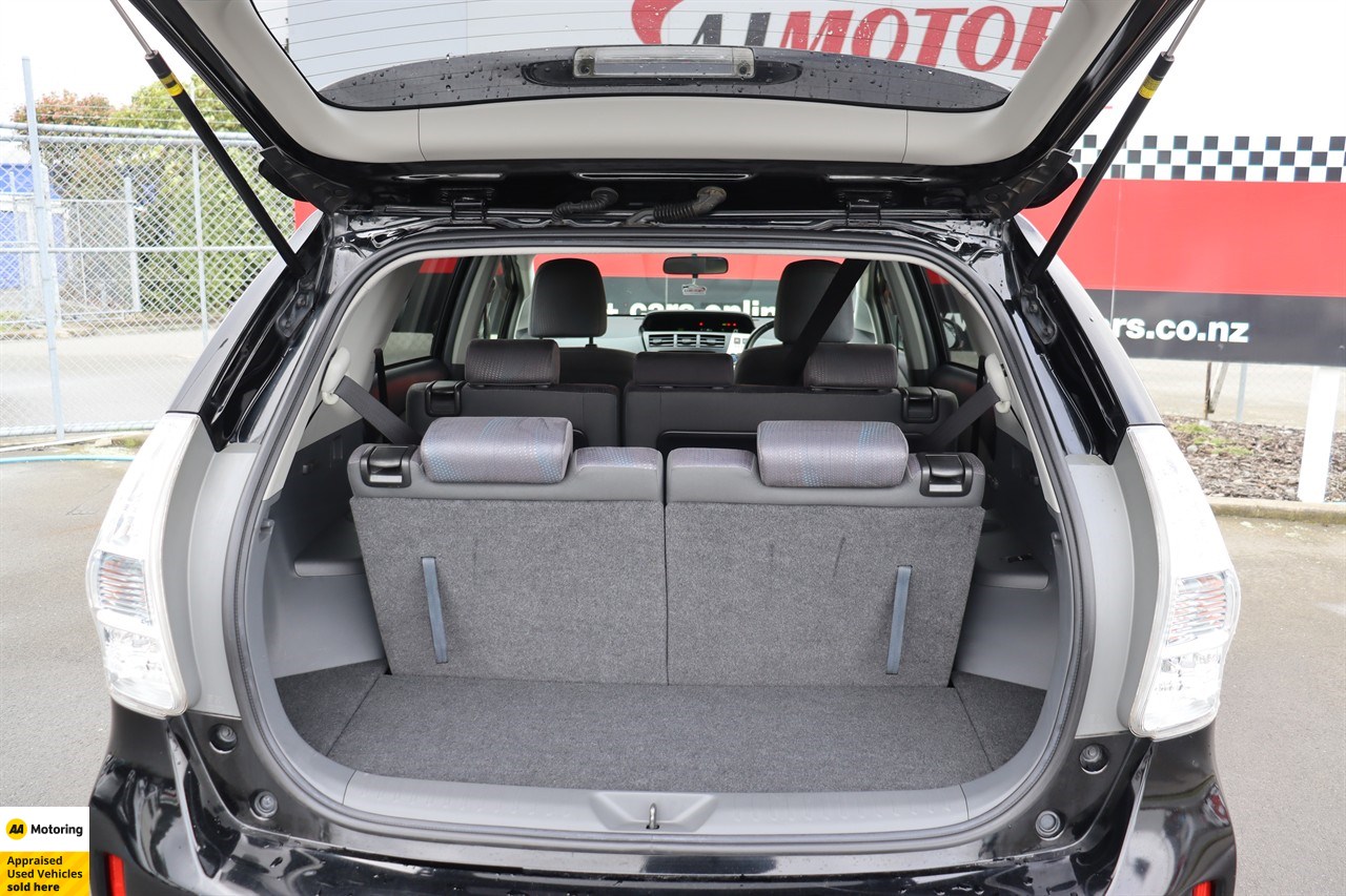 2012 Toyota Prius Alpha