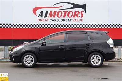 2012 Toyota Prius Alpha - Thumbnail