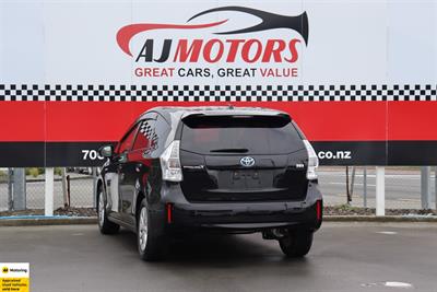 2012 Toyota Prius Alpha - Thumbnail