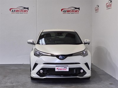 2017 Toyota C-HR - Thumbnail