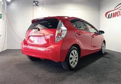 2014 Toyota Aqua - Thumbnail