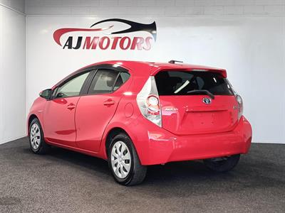 2014 Toyota Aqua - Thumbnail