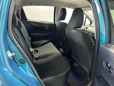 2013 Toyota Vitz - Thumbnail