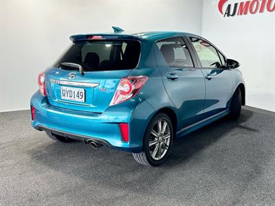 2013 Toyota Vitz - Thumbnail