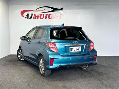 2013 Toyota Vitz - Thumbnail