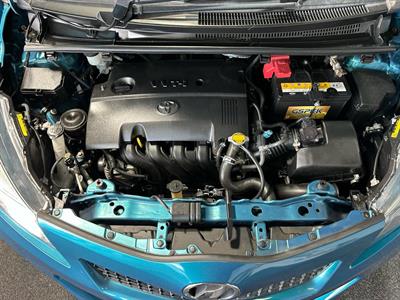2013 Toyota Vitz - Thumbnail